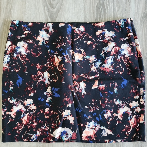 RW&CO multi colored skirt with lining size 12 - Picture 1 of 1